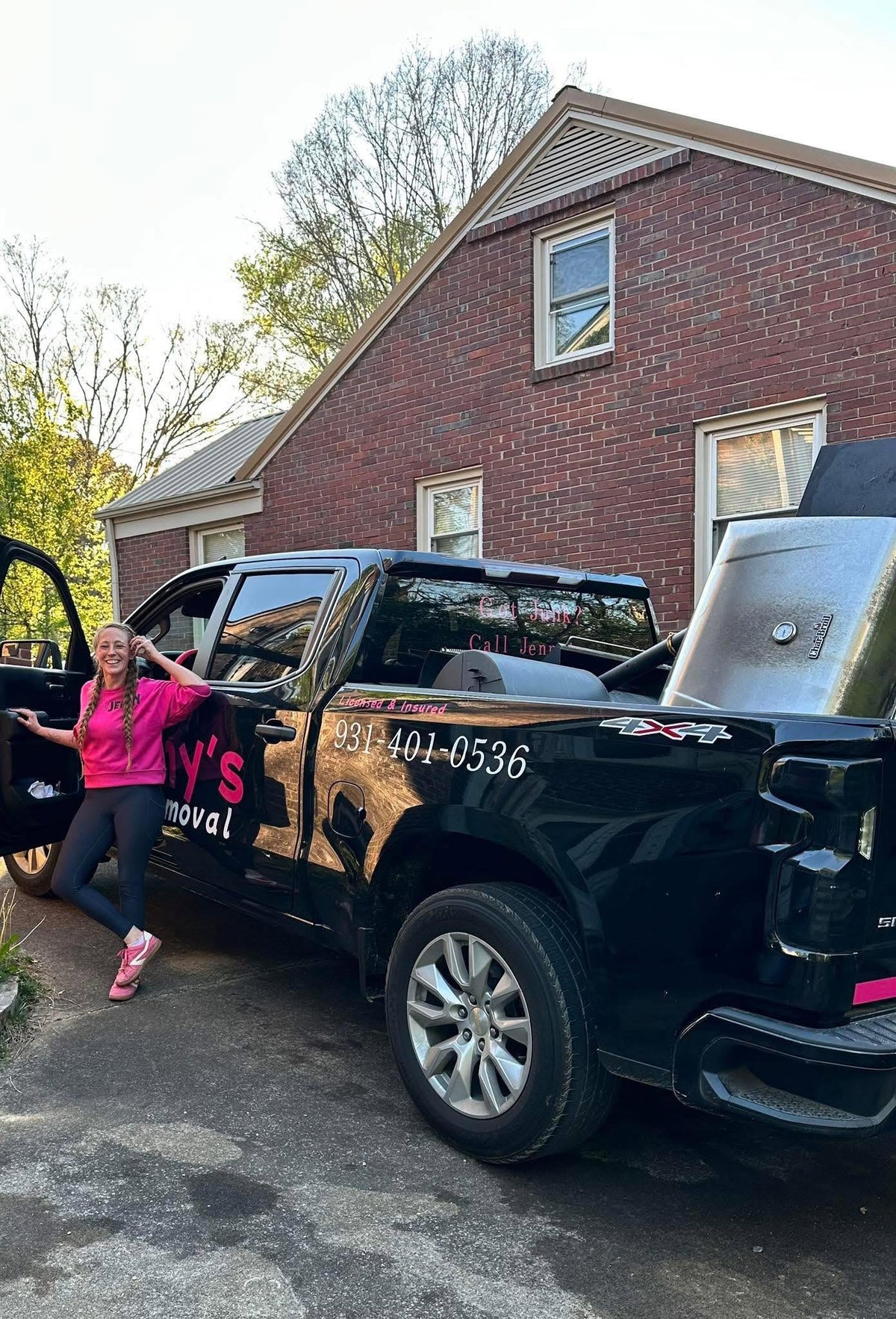 Jenny's Junk Removal job photo