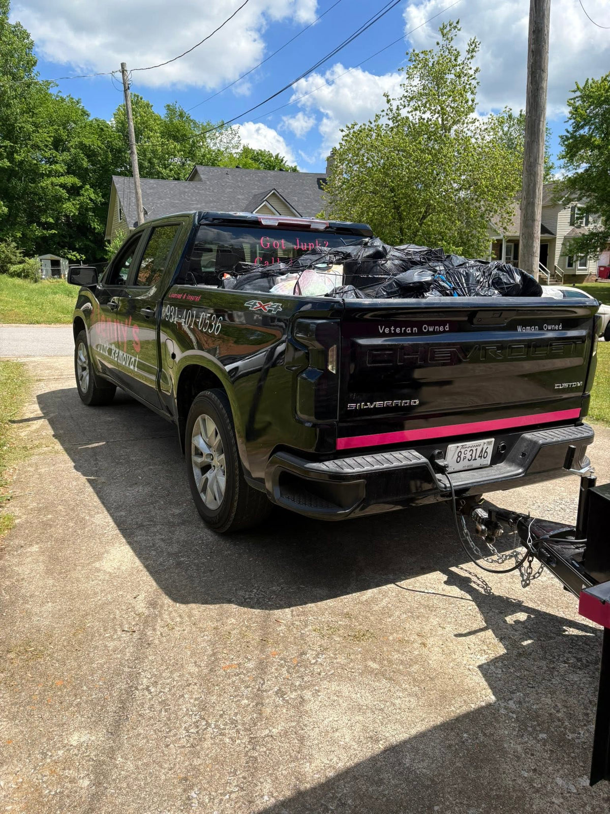 Jenny's Junk Removal job photo