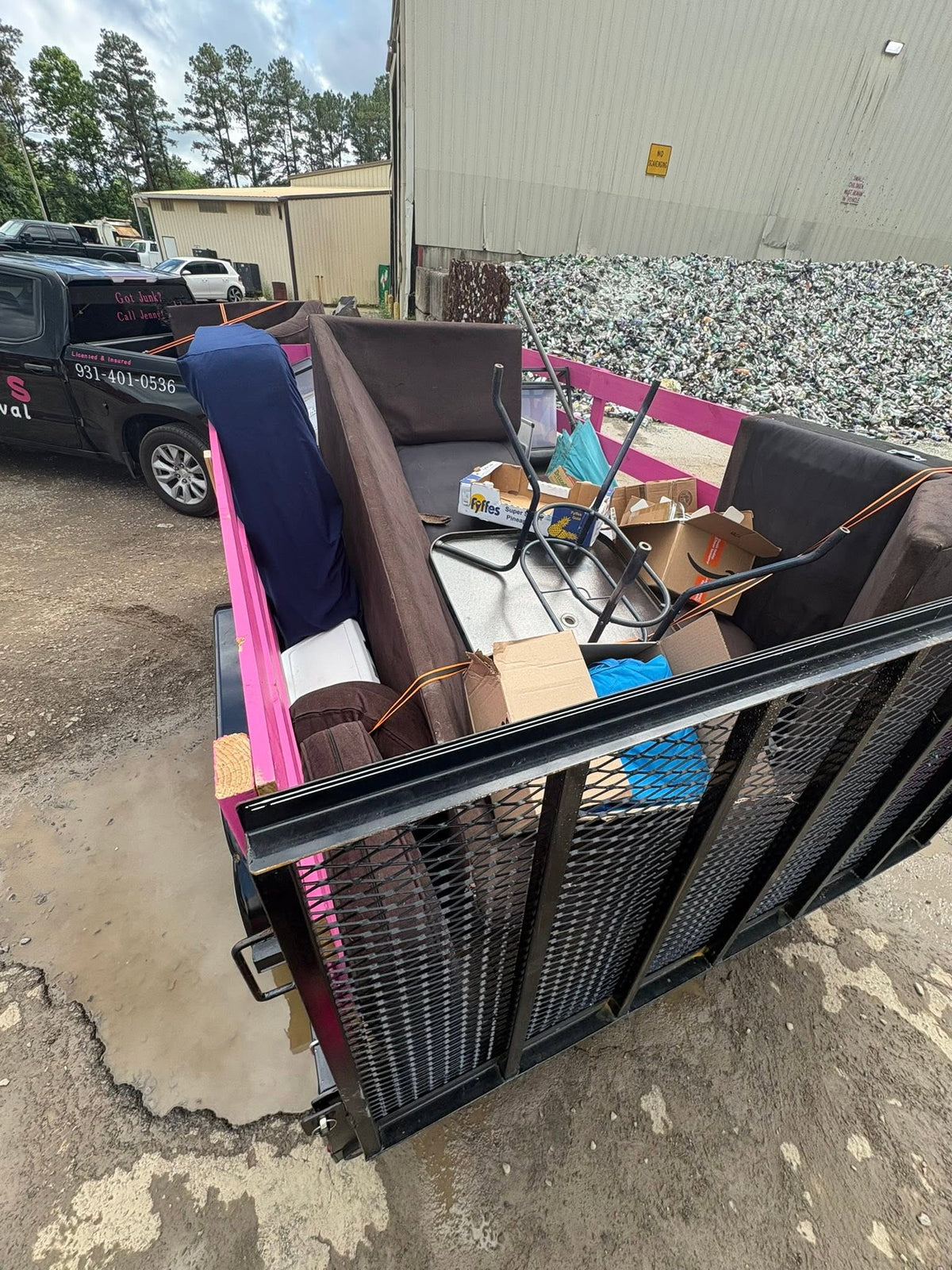 Jenny's Junk Removal job photo